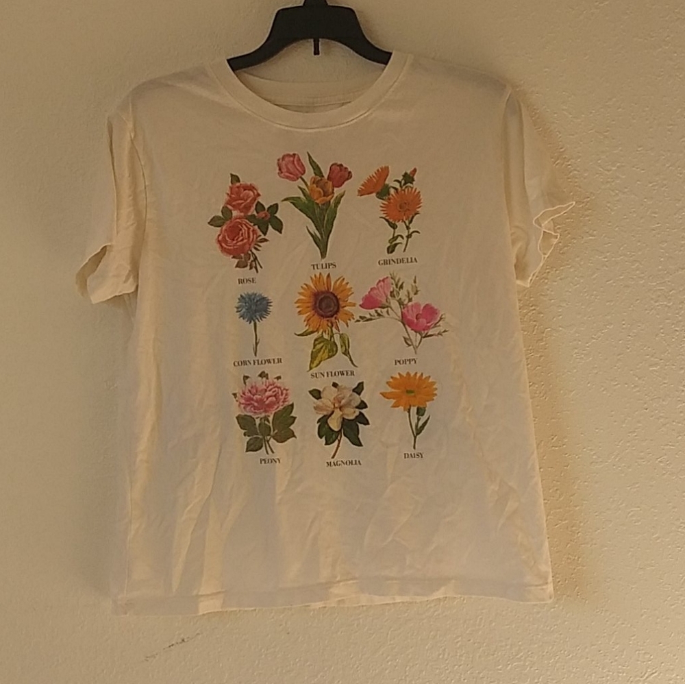 Tee shirt with floral pattern